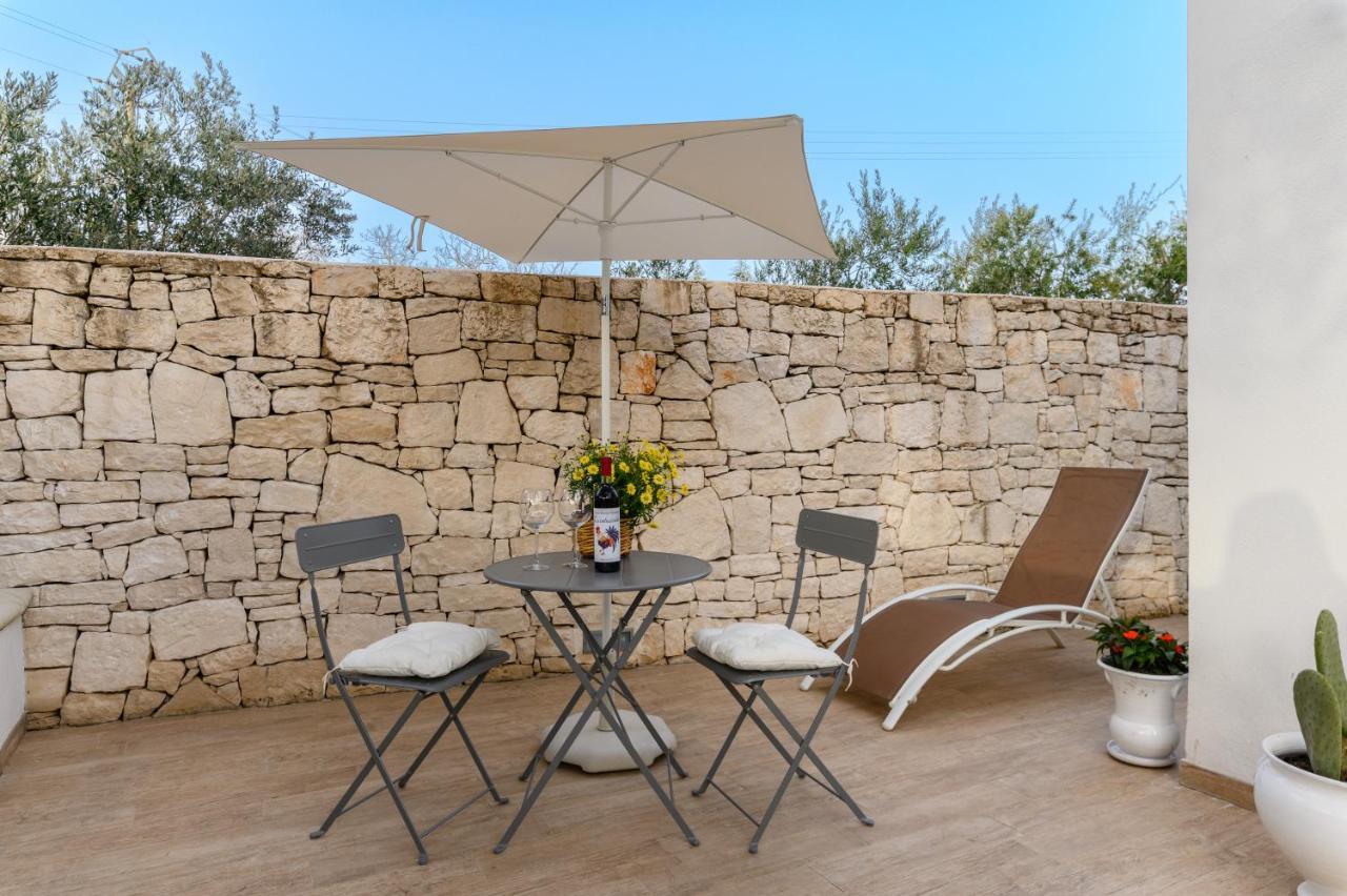 Mandorlocarrubo'S Suite Ostuni Buitenkant foto