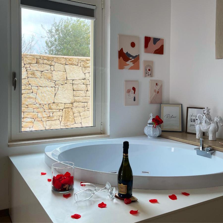 Mandorlocarrubo'S Suite Ostuni Buitenkant foto