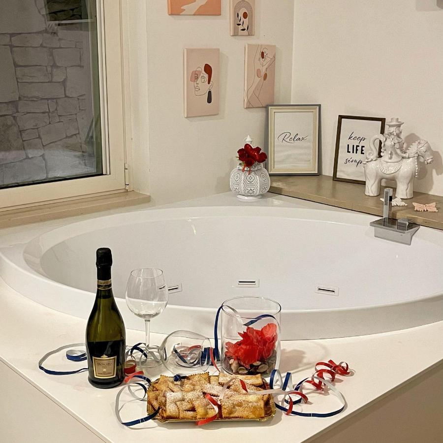 Mandorlocarrubo'S Suite Ostuni Buitenkant foto