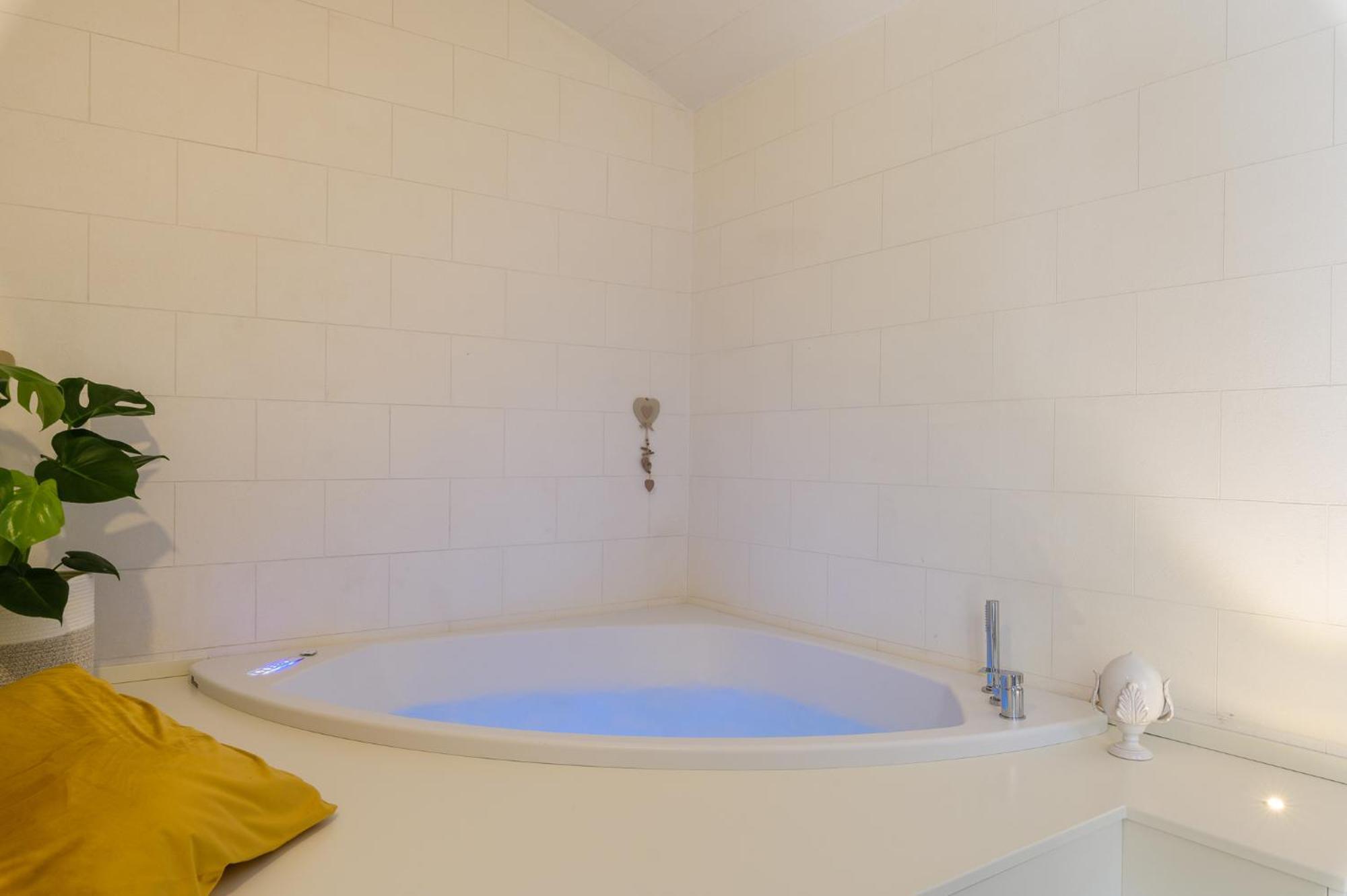 Mandorlocarrubo'S Suite Ostuni Buitenkant foto