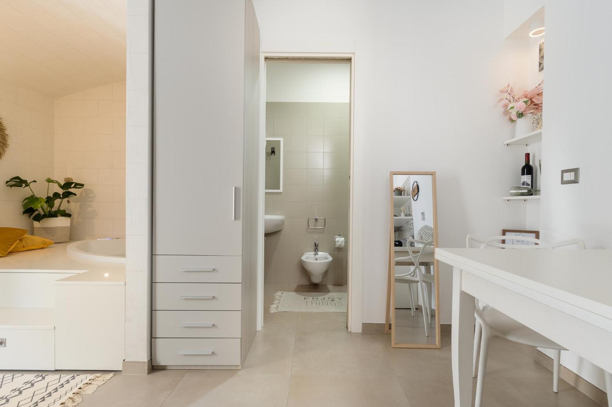 Mandorlocarrubo'S Suite Ostuni Buitenkant foto