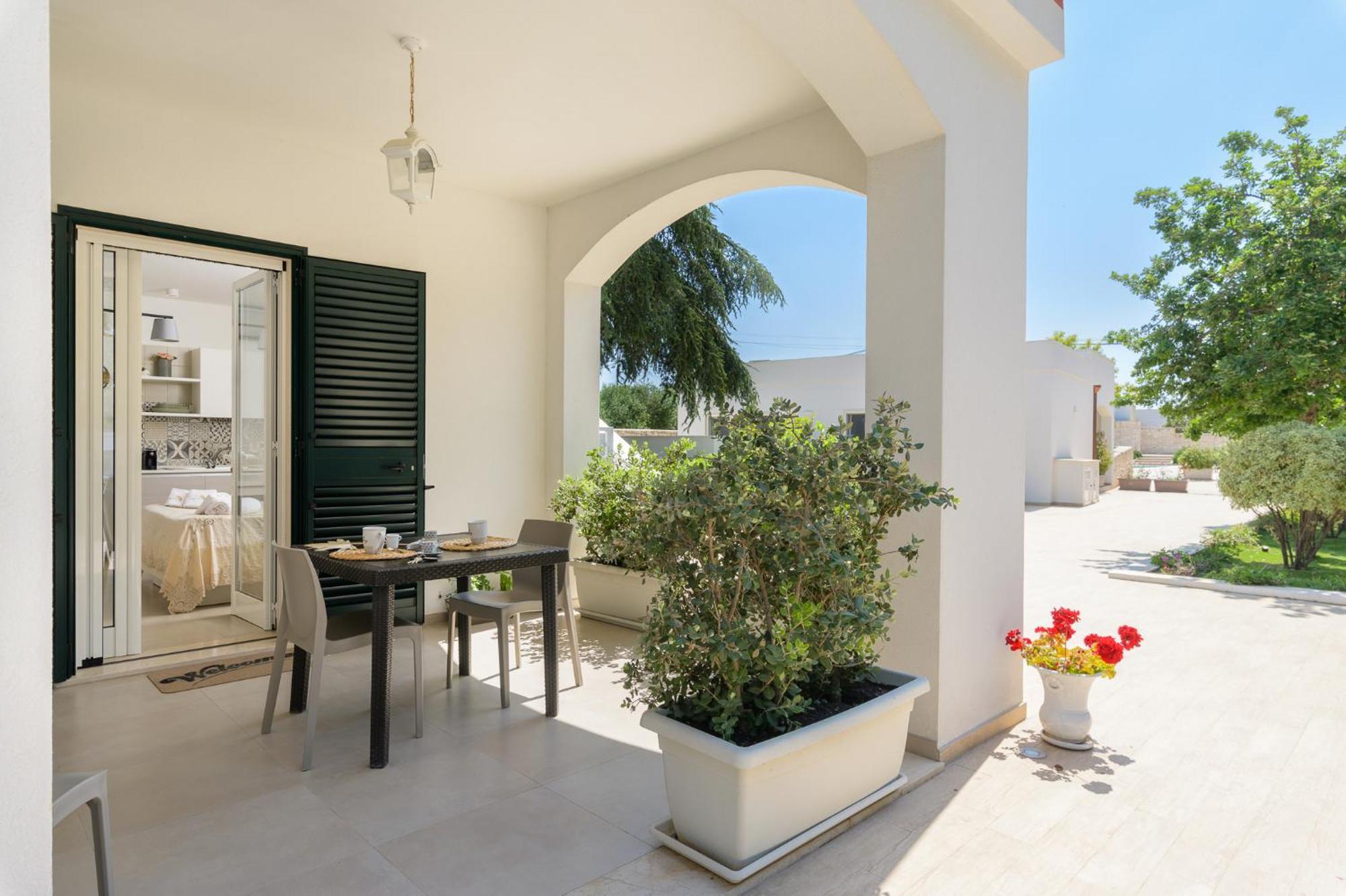 Mandorlocarrubo'S Suite Ostuni Buitenkant foto