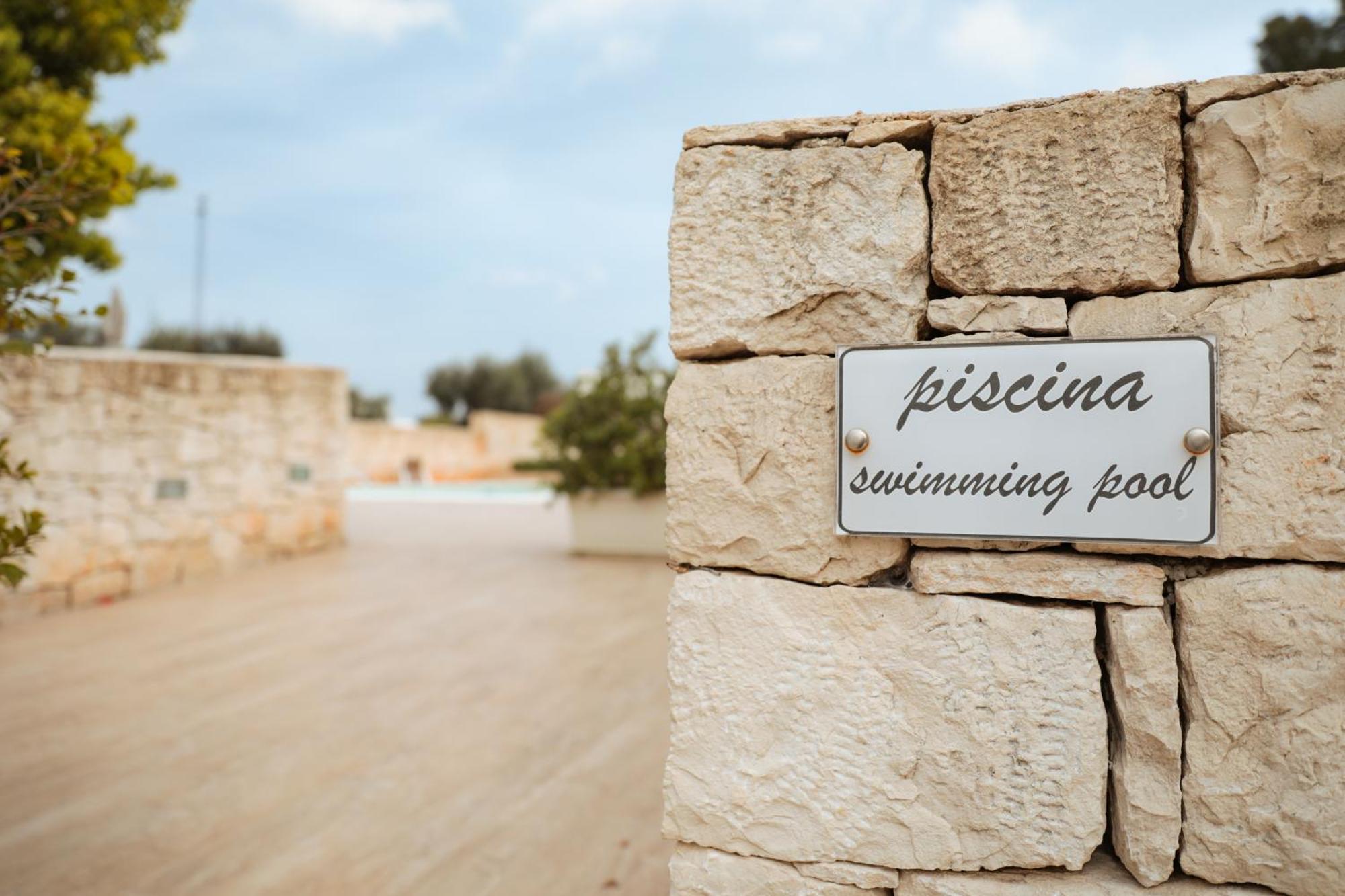 Mandorlocarrubo'S Suite Ostuni Buitenkant foto