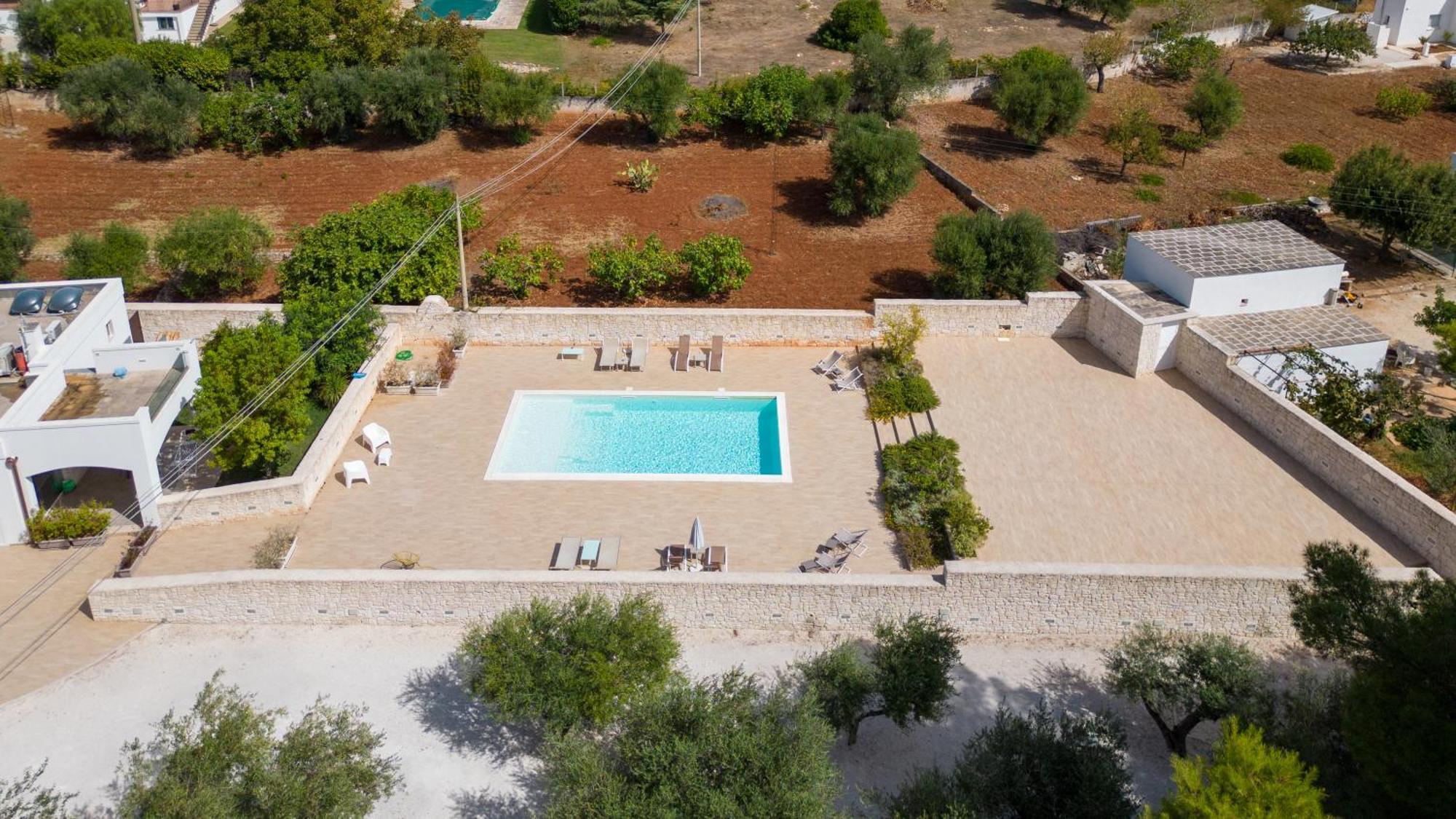 Mandorlocarrubo'S Suite Ostuni Buitenkant foto